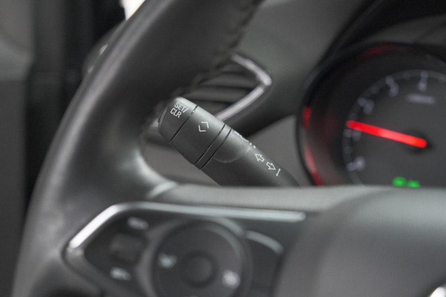 Opel Crossland X 110 Turbo Innovation | Trekhaak | Allseason | Apple Carplay | Parkeersensoren