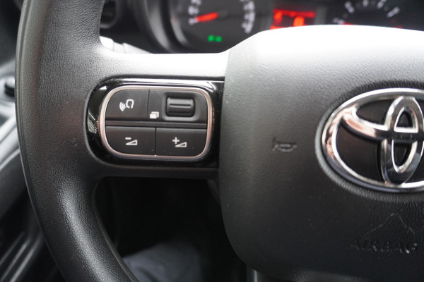 Toyota PROACE CITY 1.5 D-4D 102PK Live nr. V157| Airco | Cruise | Camera | Trekhaak | Apple CP-Android auto