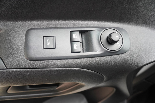 Toyota PROACE CITY 1.5 D-4D 102PK Live nr. V157| Airco | Cruise | Camera | Trekhaak | Apple CP-Android auto