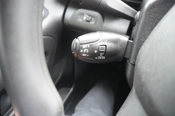 Toyota PROACE CITY 1.5 D-4D 102PK Live nr. V157| Airco | Cruise | Camera | Trekhaak | Apple CP-Android auto