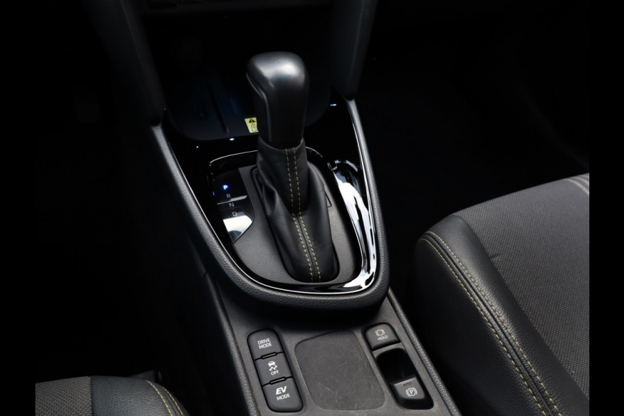 Toyota Yaris Cross 1.5 Hybrid Adventure | JBL | El Achterklep | Stoelverwarming