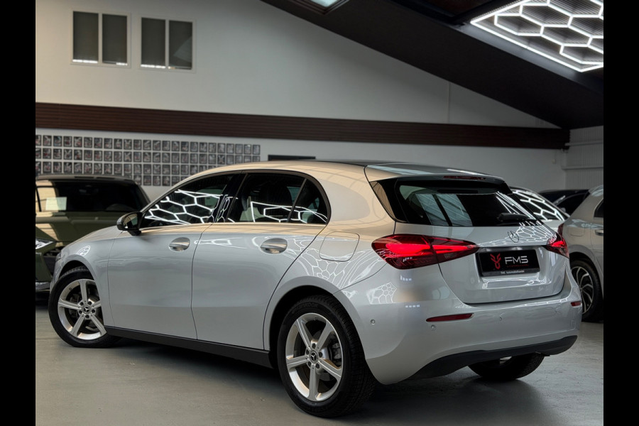 Mercedes-Benz A-Klasse 200 Luxury Line Facelift CarPlay Camera