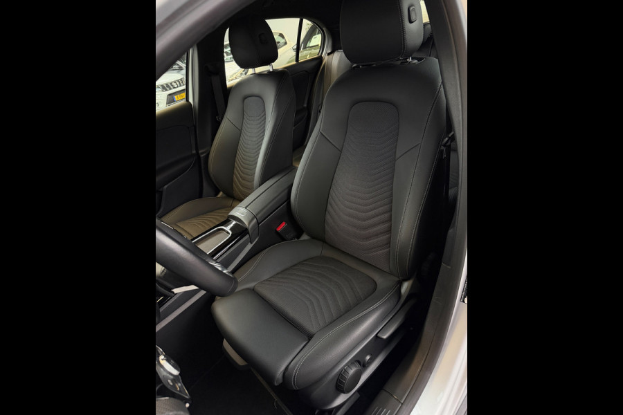 Mercedes-Benz A-Klasse 200 Luxury Line Facelift CarPlay Camera