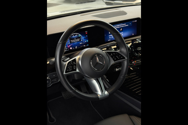 Mercedes-Benz A-Klasse 200 Luxury Line Facelift CarPlay Camera