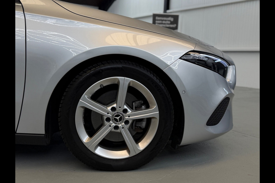 Mercedes-Benz A-Klasse 200 Luxury Line Facelift CarPlay Camera