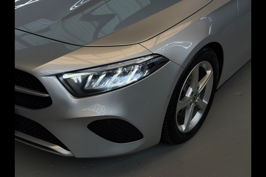 Mercedes-Benz A-Klasse 200 Luxury Line Facelift CarPlay Camera