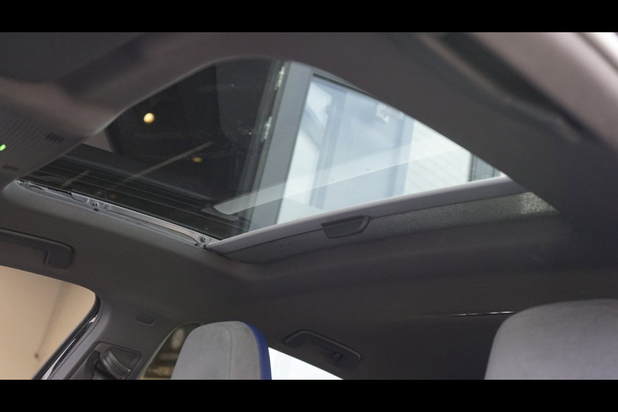 Volkswagen Golf 8 R 2.0 TSI Performance 4Motion AUTOMAAT-ACC-CAMERA-HARMAN KARDON-HEADUP-IQ LIGHT-MODE-NAVIGATIE-PANORAMA