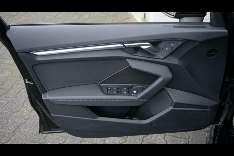 Audi A3 Sportback 35 TFSI 3x S-Line Black Optik AUTOMAAT-ACC-AUDI SOUND-CAMERA-CLIMA-KEYLESS-MATRIX LED-VIRTUEEL