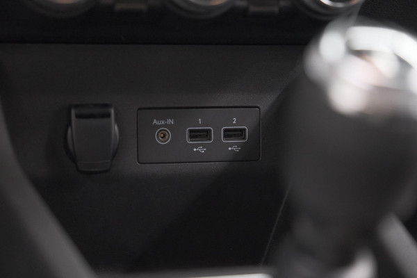 Renault Clio TCe 100 Limited | Stoelverwarming | Apple Carplay | Parkeersensoren