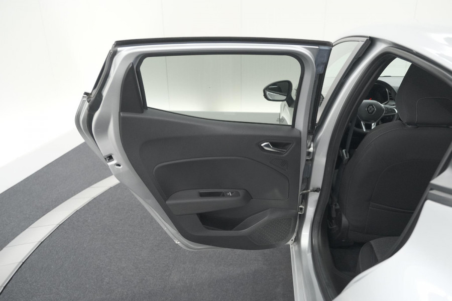 Renault Clio TCe 100 Limited | Stoelverwarming | Apple Carplay | Parkeersensoren