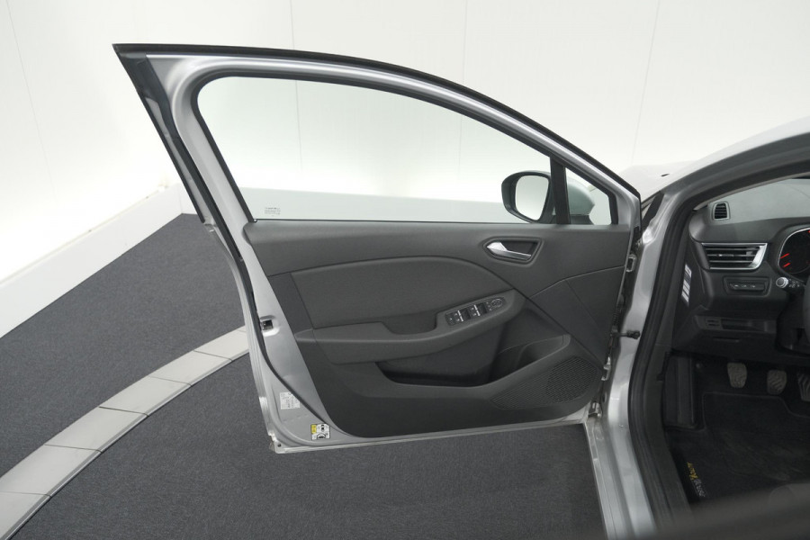 Renault Clio TCe 100 Limited | Stoelverwarming | Apple Carplay | Parkeersensoren