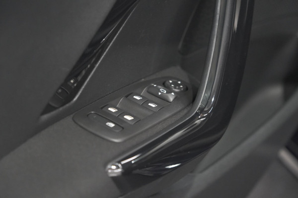 Peugeot 208 PureTech 110 Tech Edition | Camera | Apple Carplay | Parkeersensoren