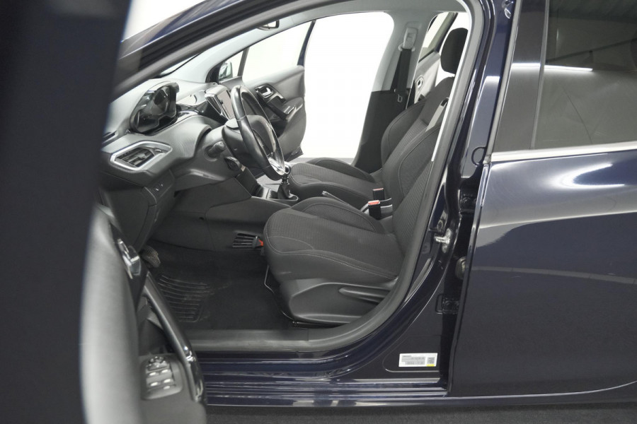 Peugeot 208 PureTech 110 Tech Edition | Camera | Apple Carplay | Parkeersensoren