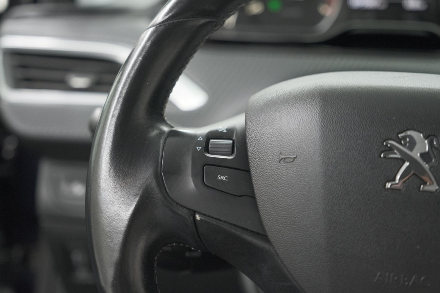 Peugeot 208 PureTech 110 Tech Edition | Camera | Apple Carplay | Parkeersensoren