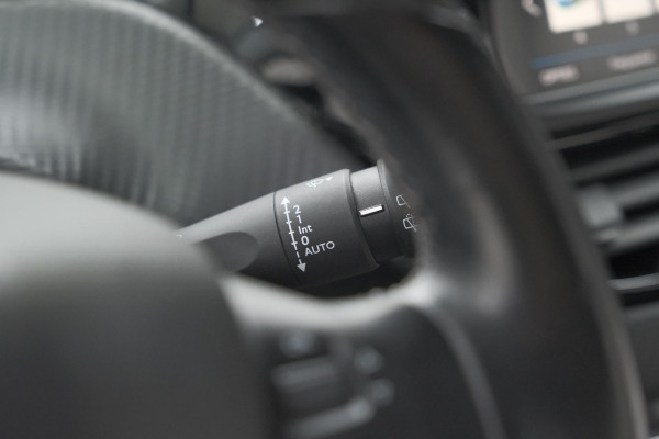 Peugeot 208 PureTech 110 Tech Edition | Camera | Apple Carplay | Parkeersensoren