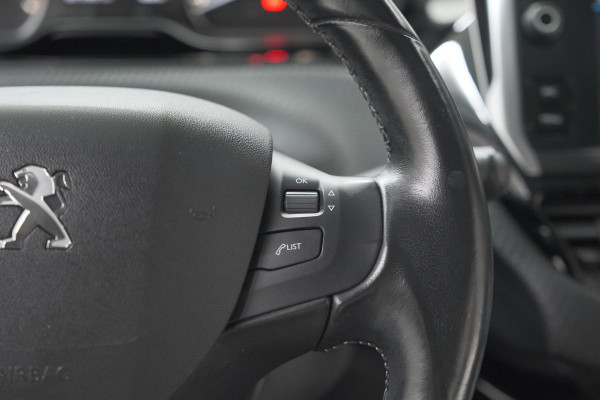 Peugeot 208 PureTech 110 Tech Edition | Camera | Apple Carplay | Parkeersensoren