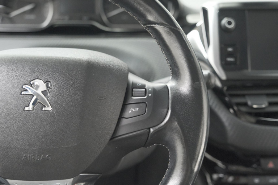 Peugeot 208 PureTech 110 Tech Edition | Camera | Apple Carplay | Parkeersensoren