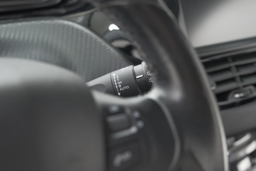 Peugeot 208 PureTech 110 Tech Edition | Camera | Apple Carplay | Parkeersensoren