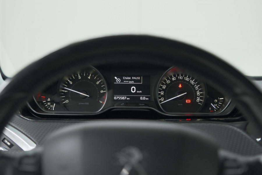 Peugeot 208 PureTech 110 Tech Edition | Camera | Apple Carplay | Parkeersensoren