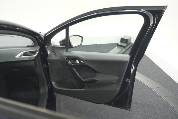 Peugeot 208 PureTech 110 Tech Edition | Camera | Apple Carplay | Parkeersensoren