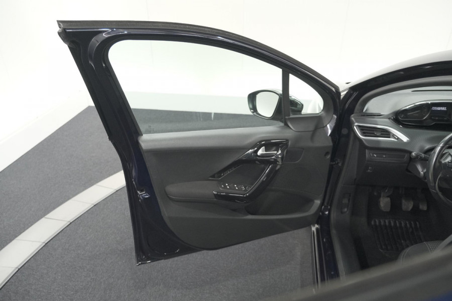 Peugeot 208 PureTech 110 Tech Edition | Camera | Apple Carplay | Parkeersensoren