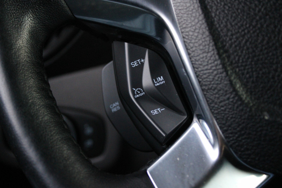 Ford Transit Connect 1.5 EcoBlue L2 Limited 120pk - Automaat - Trekhaak - Stoelverwarming - Navi - Bluetooth - Camera - Rijklaar