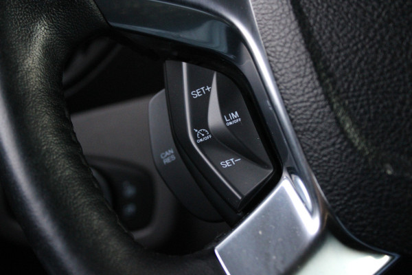 Ford Transit Connect 1.5 EcoBlue L2 Limited 120pk - Automaat - Trekhaak - Stoelverwarming - Navi - Bluetooth - Camera - Rijklaar