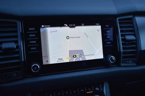 Škoda Kodiaq 1.5 TSI Sportline | TREKHAAK | ADAPT. CRUISE | NAP | CANTON | PANORAMADAK | DEALER ONDERHOUDEN