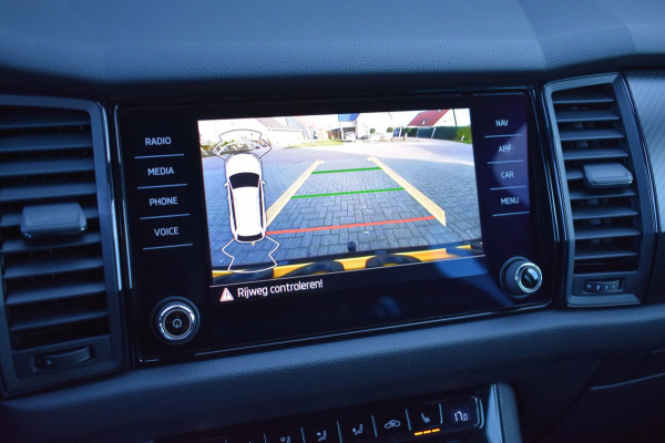 Škoda Kodiaq 1.5 TSI Sportline | TREKHAAK | ADAPT. CRUISE | NAP | CANTON | PANORAMADAK | DEALER ONDERHOUDEN