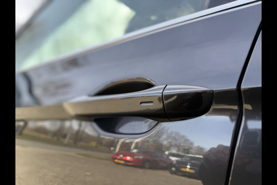 Volkswagen Passat Variant 1.4 TSI PHEV GTE / Trekhaak (1.600 KG) / Keyless / Carplay / Sensoren V+A / camera /