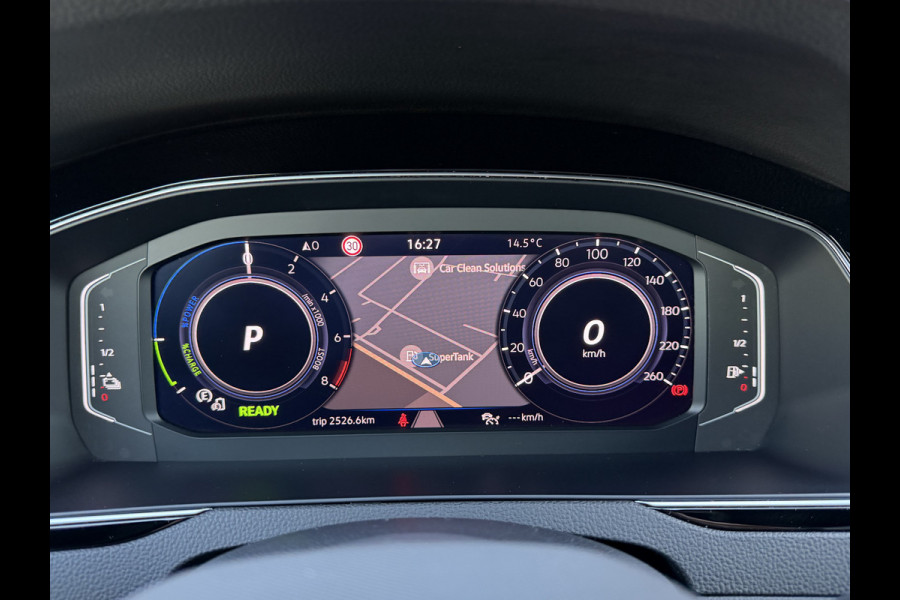 Volkswagen Passat Variant 1.4 TSI PHEV GTE / Trekhaak (1.600 KG) / Keyless / Carplay / Sensoren V+A / camera /