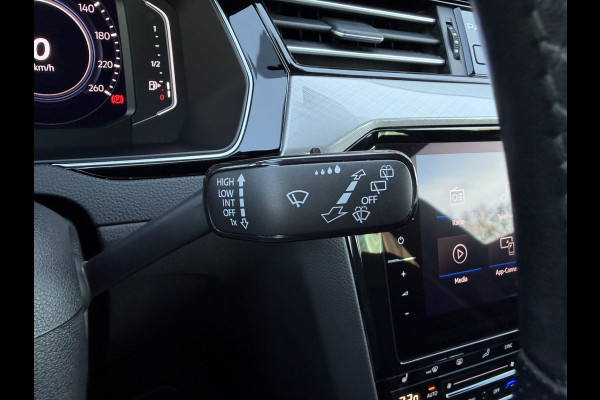 Volkswagen Passat Variant 1.4 TSI PHEV GTE / Trekhaak (1.600 KG) / Keyless / Carplay / Sensoren V+A / camera /