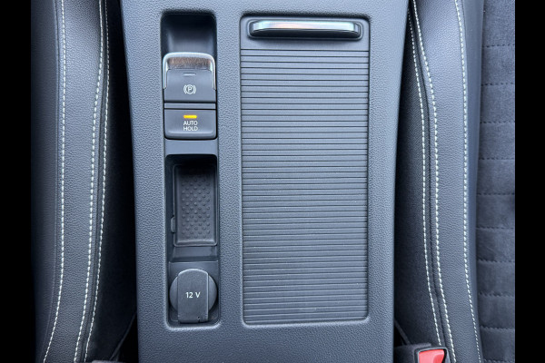 Volkswagen Passat Variant 1.4 TSI PHEV GTE / Trekhaak (1.600 KG) / Keyless / Carplay / Sensoren V+A / camera /