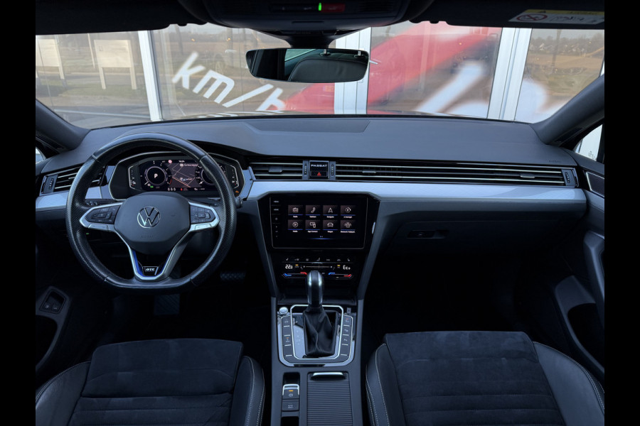 Volkswagen Passat Variant 1.4 TSI PHEV GTE / Trekhaak (1.600 KG) / Keyless / Carplay / Sensoren V+A / camera /