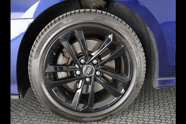 Audi A3 Limousine 35 TFSI Black Business Edition | Navigatie | Parkeersensoren |