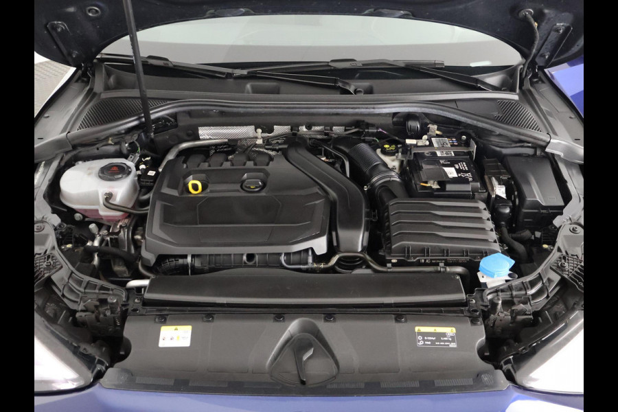 Audi A3 Limousine 35 TFSI Black Business Edition | Navigatie | Parkeersensoren |