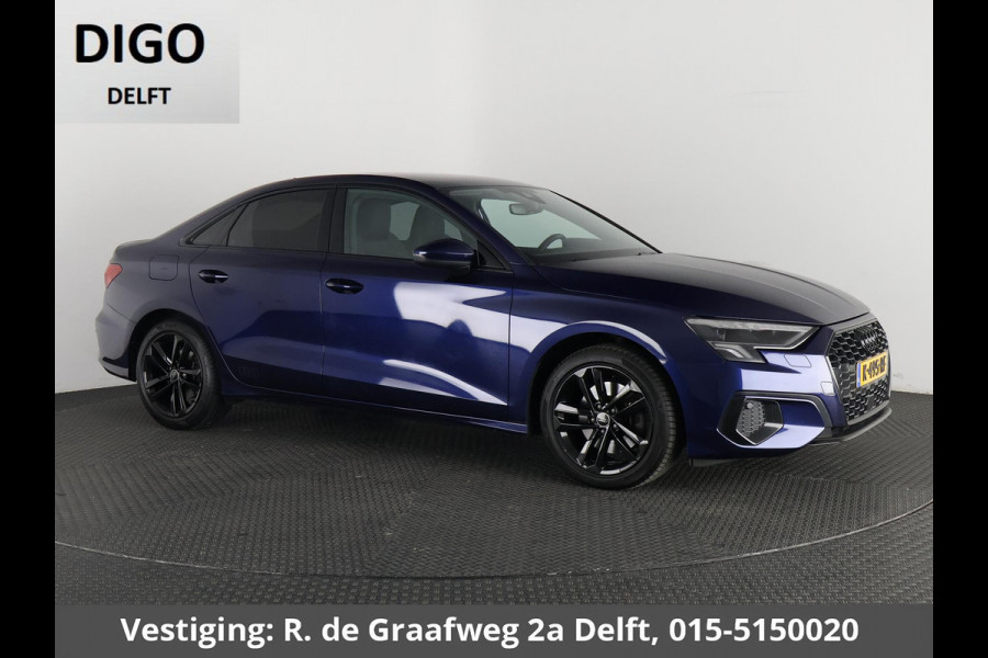 Audi A3 Limousine 35 TFSI Black Business Edition | Navigatie | Parkeersensoren |