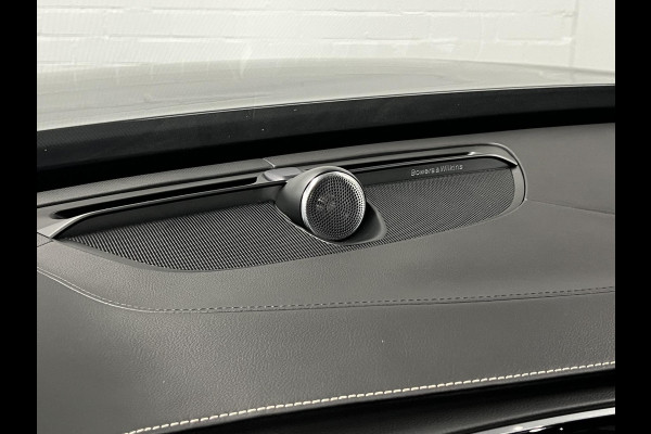 Volvo XC90 2.0 T8 Recharge AWD R-Design Luchtvering | Trekhaak | Bowers & Wilkins | Adapt. cruise | Open dak | Stuur-/stoelverwarming | Memory