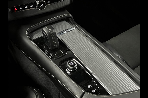 Volvo XC90 2.0 T8 Recharge AWD R-Design Luchtvering | Trekhaak | Bowers & Wilkins | Adapt. cruise | Open dak | Stuur-/stoelverwarming | Memory