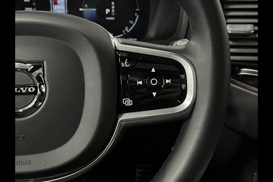 Volvo XC90 2.0 T8 Plug-in hybrid AWD Ultra Dark Luchtvering | Trekhaak | Bowers & Wilkins | Adapt. cruise | Open dak | 360 camera | Head-up | Memory | Stuur-/stoelverwarming