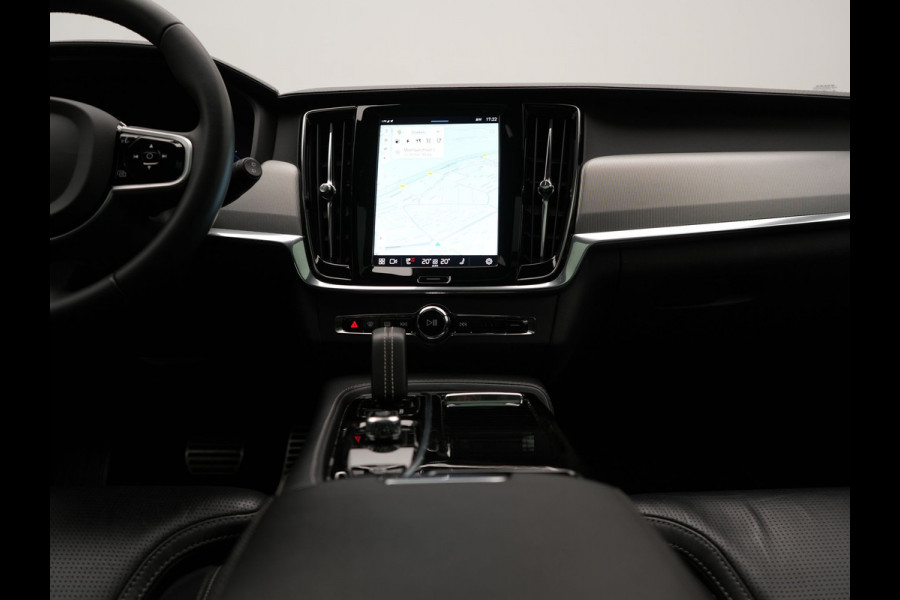 Volvo V90 T6 AWD Ultimate Dark PHEV 350pk Dealer O.H. | Panodak | Head Up | 360 Camera | Adaptive Cruise | Harman / Kardon | Lederen Sportstoelen Memory & Ventilatie | Keyless | Stoelen & Stuur Verwarmd | Apple Carplay | Virtual | DAB | Plug In Hybrid
