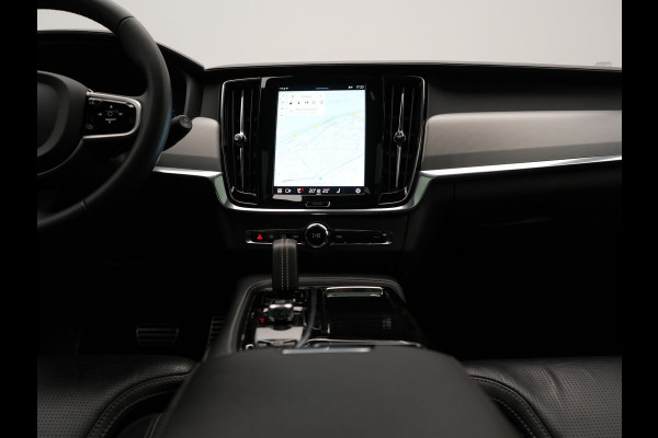 Volvo V90 T6 AWD Ultimate Dark PHEV 350pk Dealer O.H. | Panodak | Head Up | 360 Camera | Adaptive Cruise | Harman / Kardon | Lederen Sportstoelen Memory & Ventilatie | Keyless | Stoelen & Stuur Verwarmd | Apple Carplay | Virtual | DAB | Plug In Hybrid