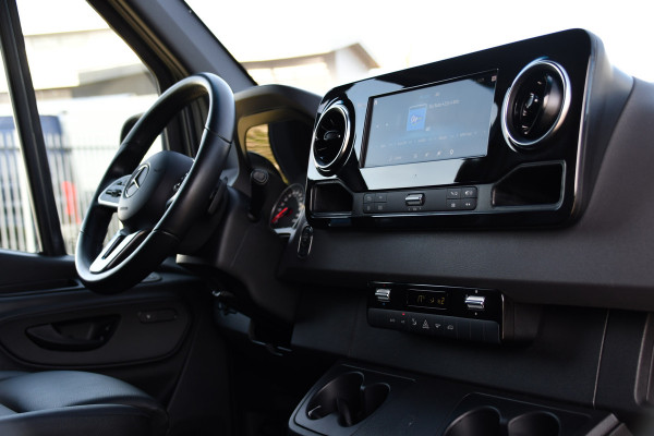Mercedes-Benz Sprinter 316 2.2 CDI L2H2 PB Edition Adaptieve Cruise, Camera, Carplay, LED, Leder, Stoelverwarming, Clima, Mulitmedia, Uniek!