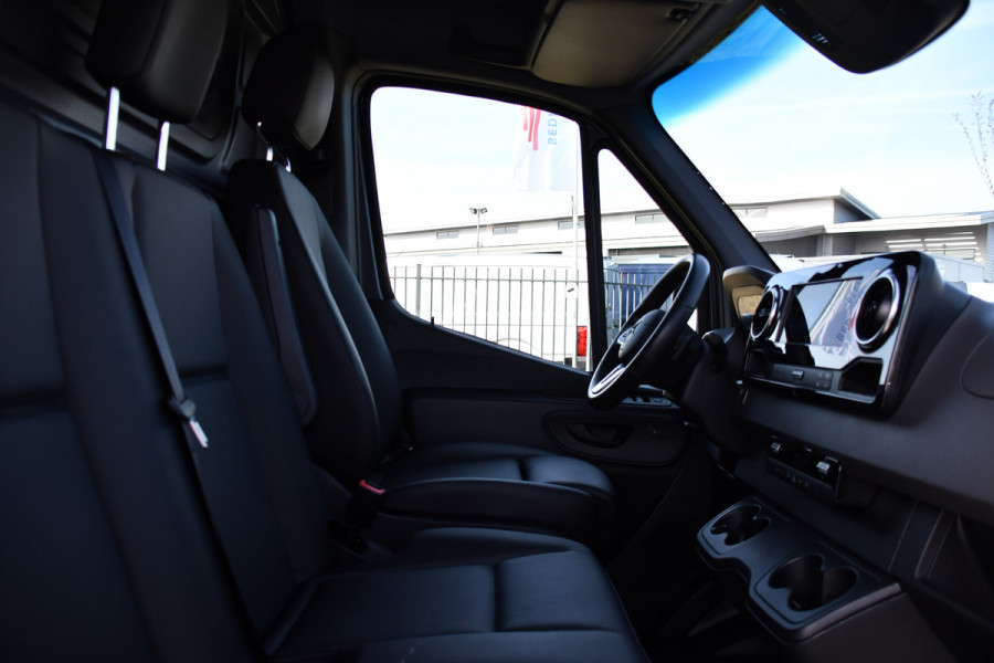 Mercedes-Benz Sprinter 316 2.2 CDI L2H2 PB Edition Adaptieve Cruise, Camera, Carplay, LED, Leder, Stoelverwarming, Clima, Mulitmedia, Uniek!