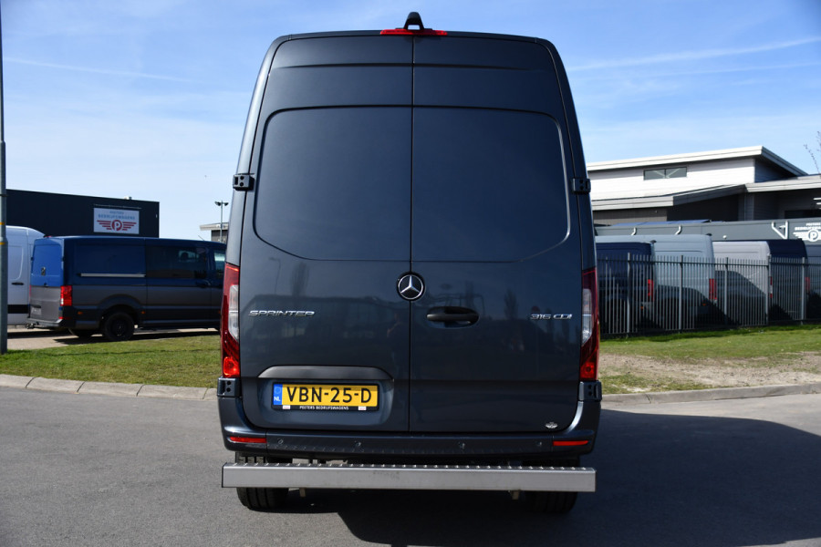 Mercedes-Benz Sprinter 316 2.2 CDI L2H2 PB Edition Adaptieve Cruise, Camera, Carplay, LED, Leder, Stoelverwarming, Clima, Mulitmedia, Uniek!