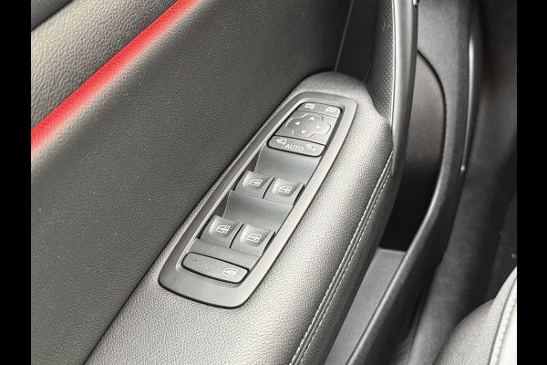 Renault Mégane Estate BWJ 2023 | 1.3T 141PK Techno AUTOMAAT | TREKHAAK | CAMERA A | 18'' LMV | CARPLAY | LEDER/STOF | CLIMA | NAVI |