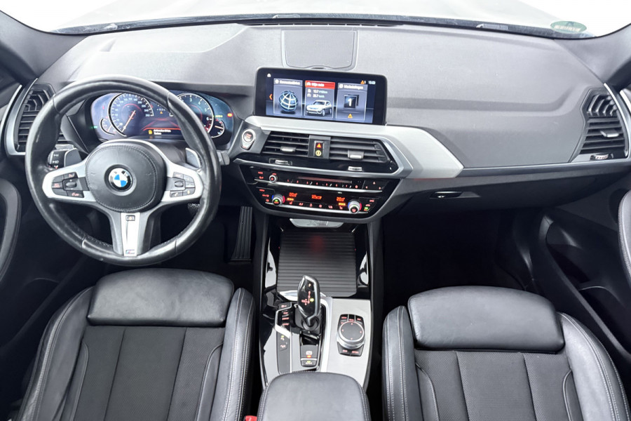 BMW X3 XDrive20i Launch Edition High Executive (TREKHAAK, STOEL/STUUR VERWARMING, DIGITALE COCKPIT, DEALER ONDERHOUDEN)