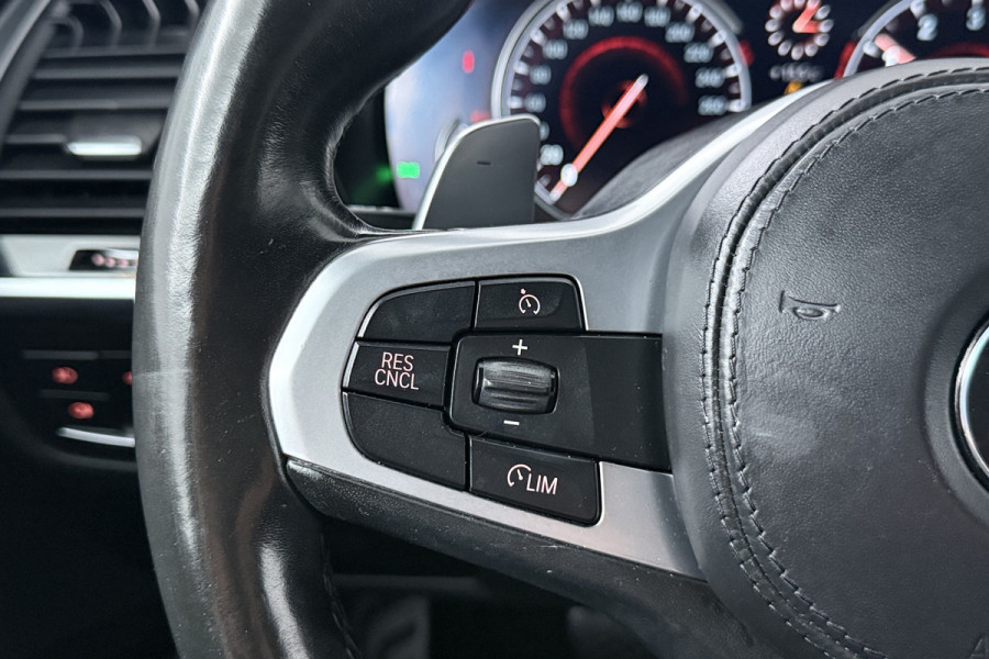 BMW X3 XDrive20i Launch Edition High Executive (TREKHAAK, STOEL/STUUR VERWARMING, DIGITALE COCKPIT, DEALER ONDERHOUDEN)