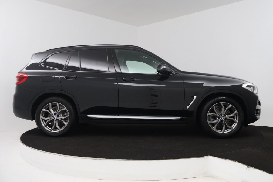 BMW X3 XDrive20i Launch Edition High Executive (TREKHAAK, STOEL/STUUR VERWARMING, DIGITALE COCKPIT, DEALER ONDERHOUDEN)