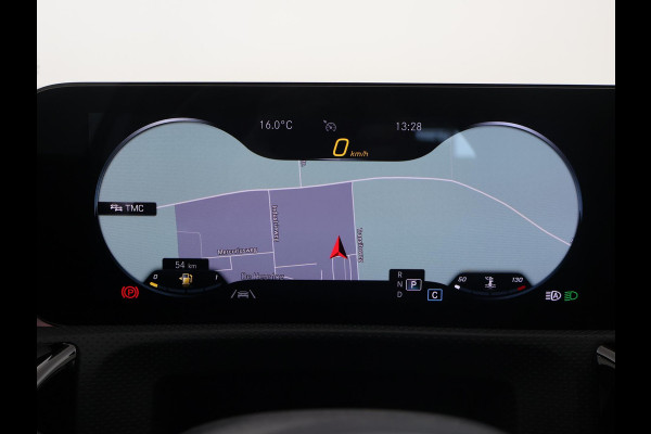 Mercedes-Benz A-Klasse 180 AUT. AMG SPORT + MBUX | SFEERVERLICHTING | CAMERA | SPORTSTOELEN